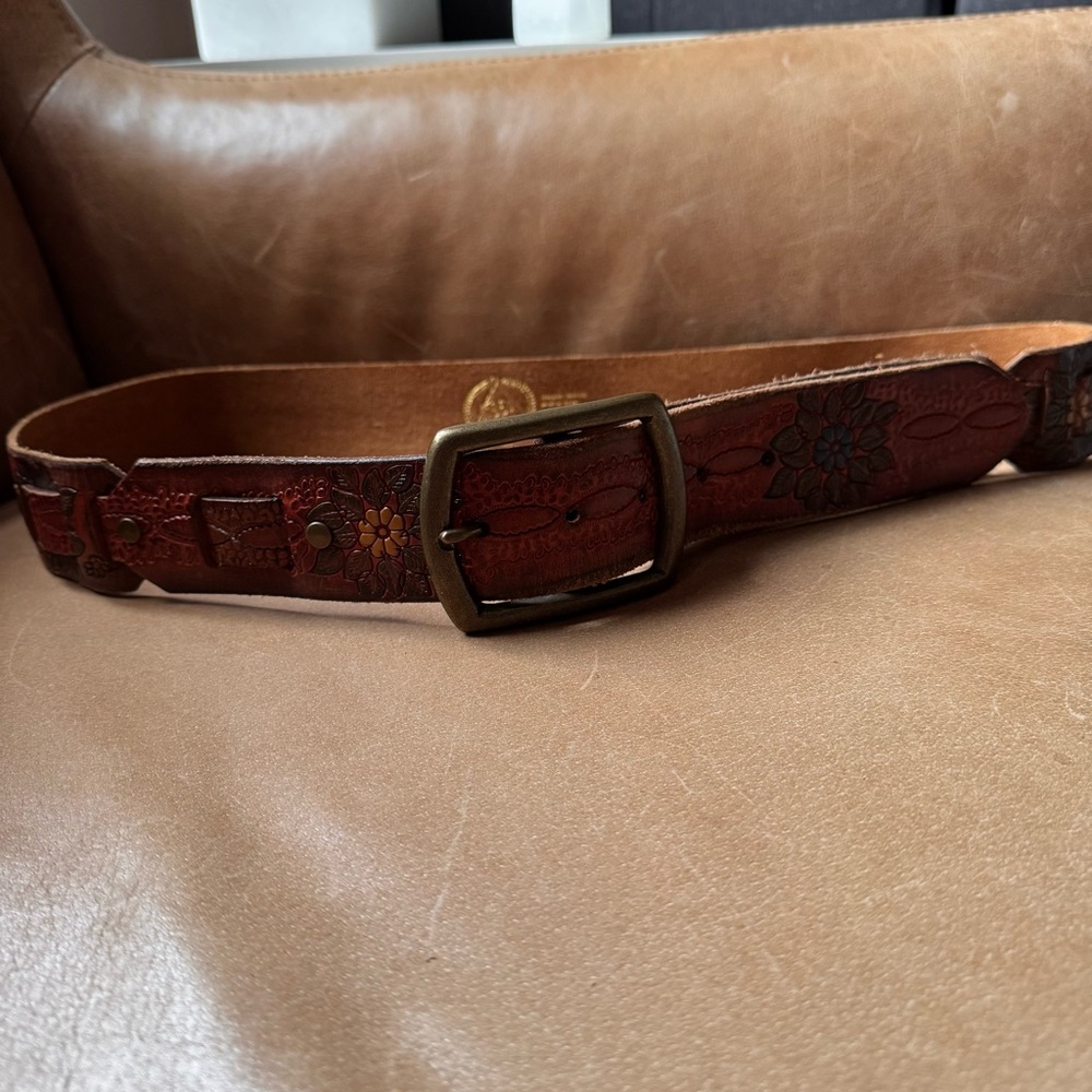Vintage early 2000s leather tooled belt painted floral flowers brass buckle Y2K - Picture 9 of 13